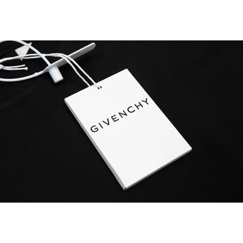 Givenchy Shorts G0331