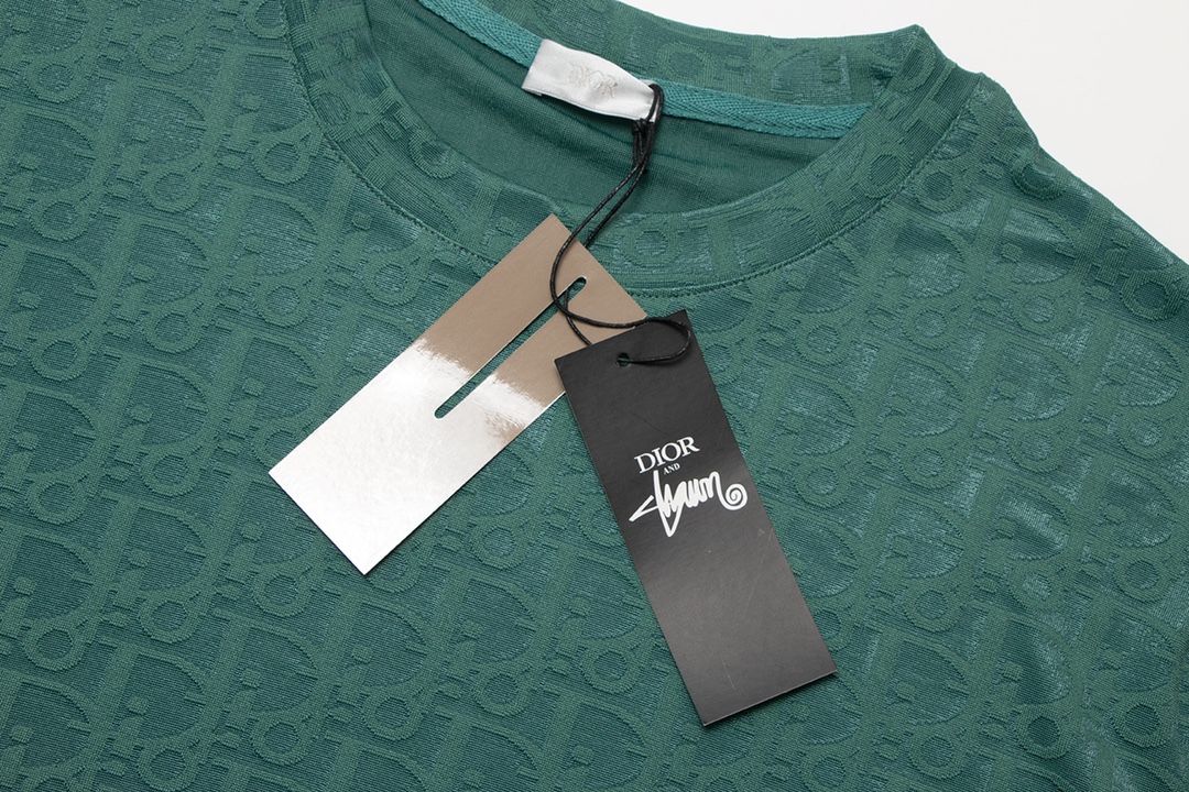 Dior T-Shirt  203707