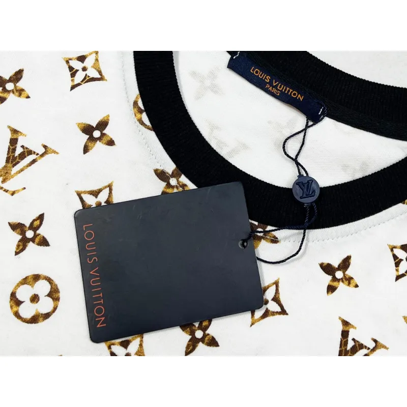 LV T-Shirt  204347