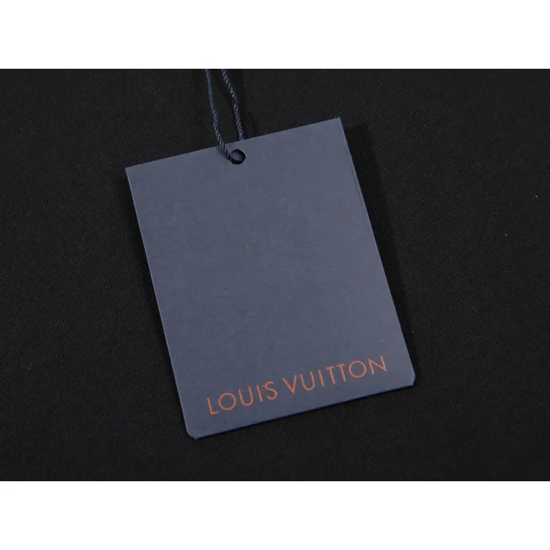 LV T-Shirt  204510