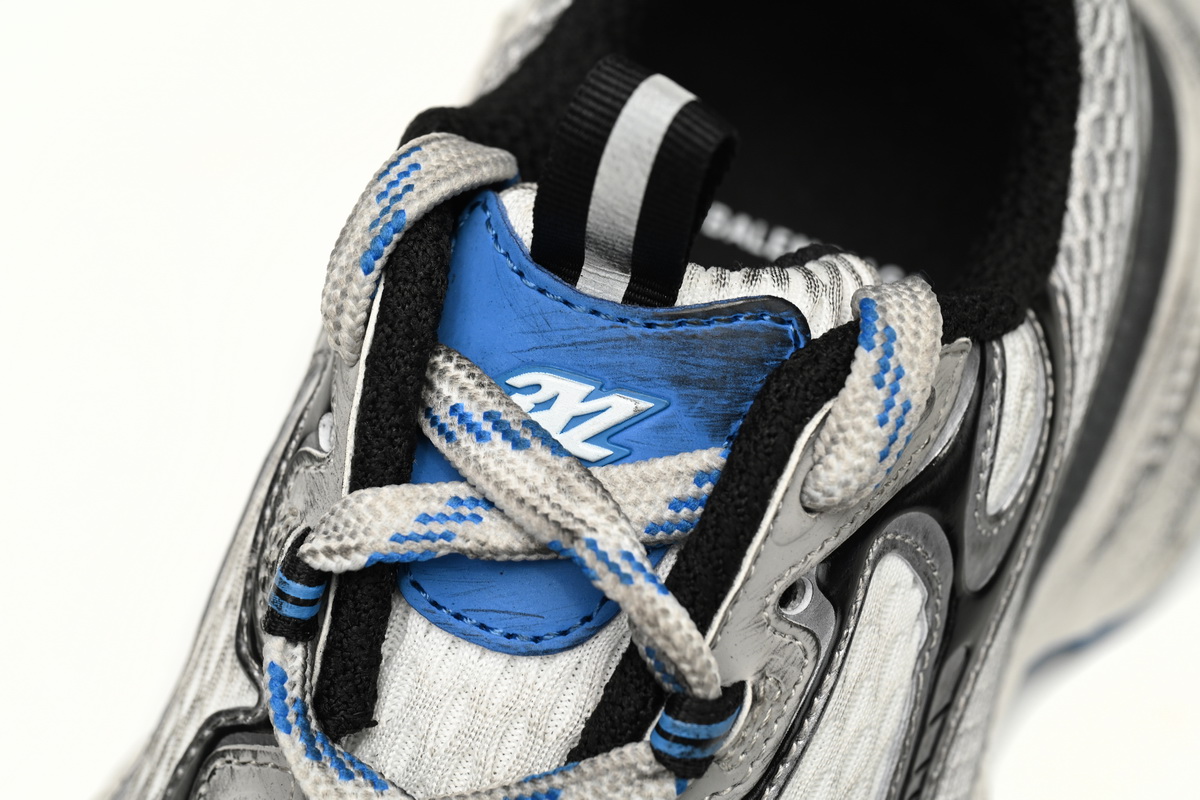 Balenciaga 3XL Sneaker in Black And White Blue   734731 W3XL5 1214 