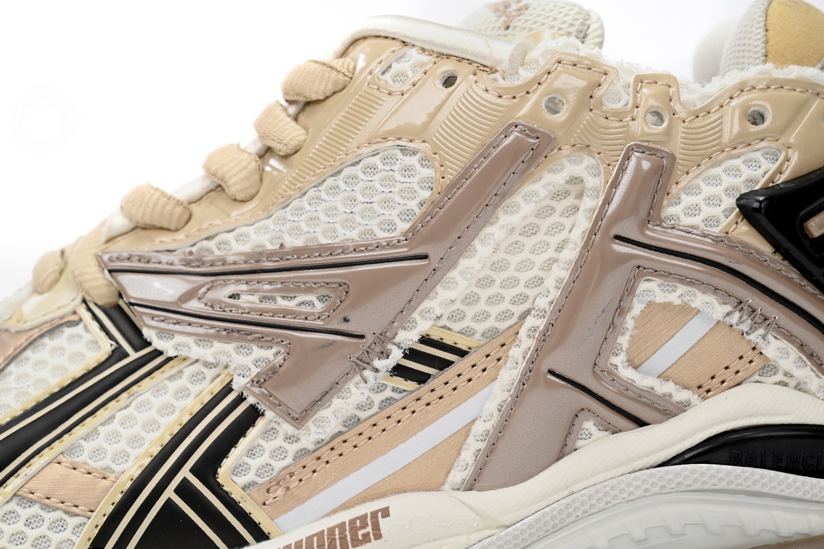 Balenciaga Runner Beige Black White  677403 W3RB3 9891