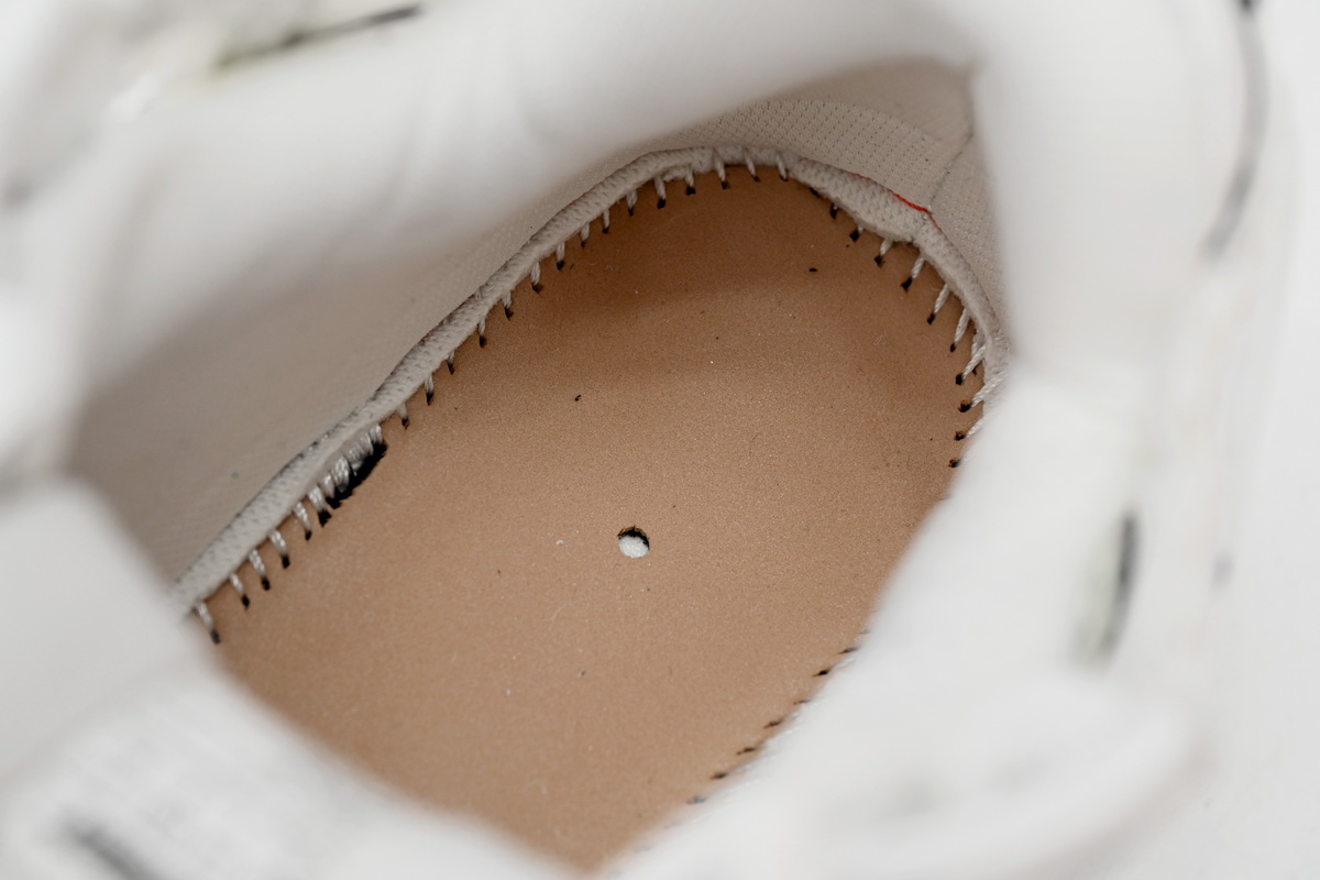 Balenciaga Runner Graffiti White (Women's)  677402 W3RBQ 9010