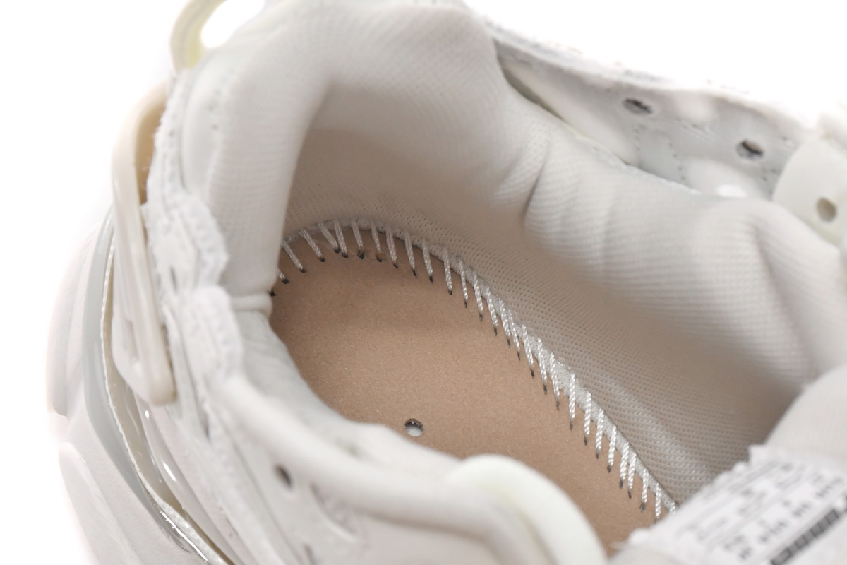 Balenciaga Runner White Glow In The Dark   677403W3RBH9001