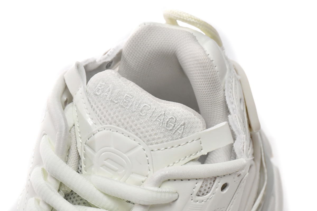 Balenciaga Runner White Glow In The Dark   677403W3RBH9001