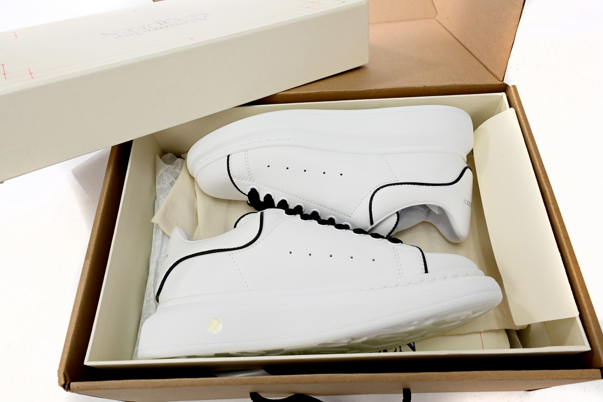 Alexander McQueen Sneaker Black Line