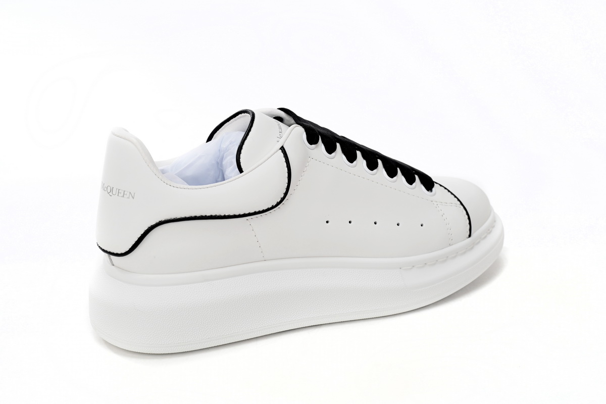 Alexander McQueen Sneaker Black Line