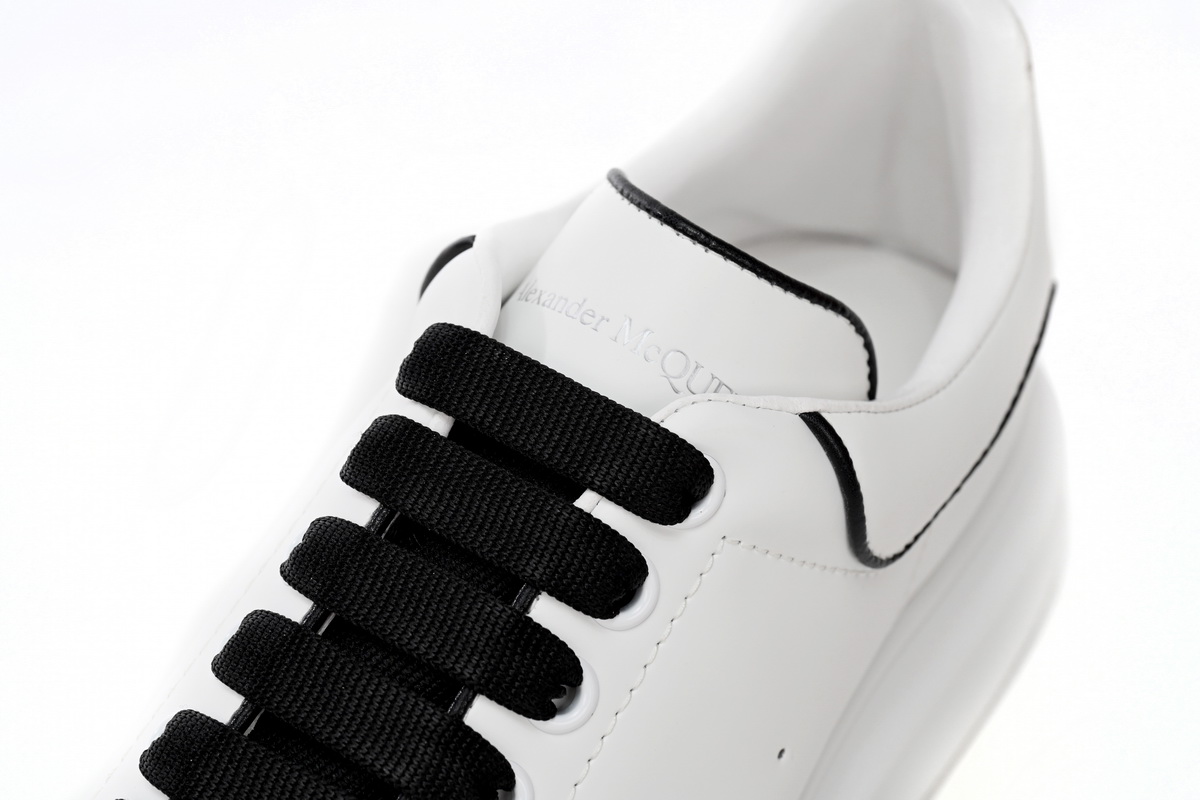 Alexander McQueen Sneaker Black Line