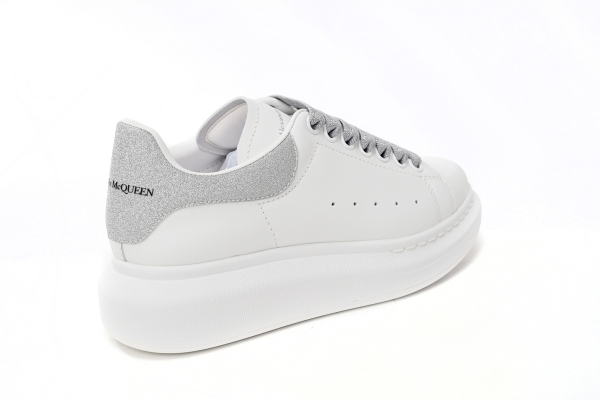 Alexander McQueen Sneaker Loose Drilling