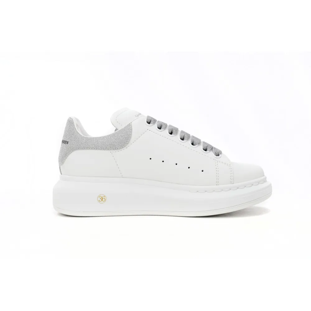 Alexander McQueen Sneaker Loose Drilling