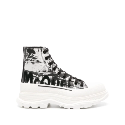 Alexander Mcqueen Graffiti Tread Slick Boot White Black 705667W4TG49356 01