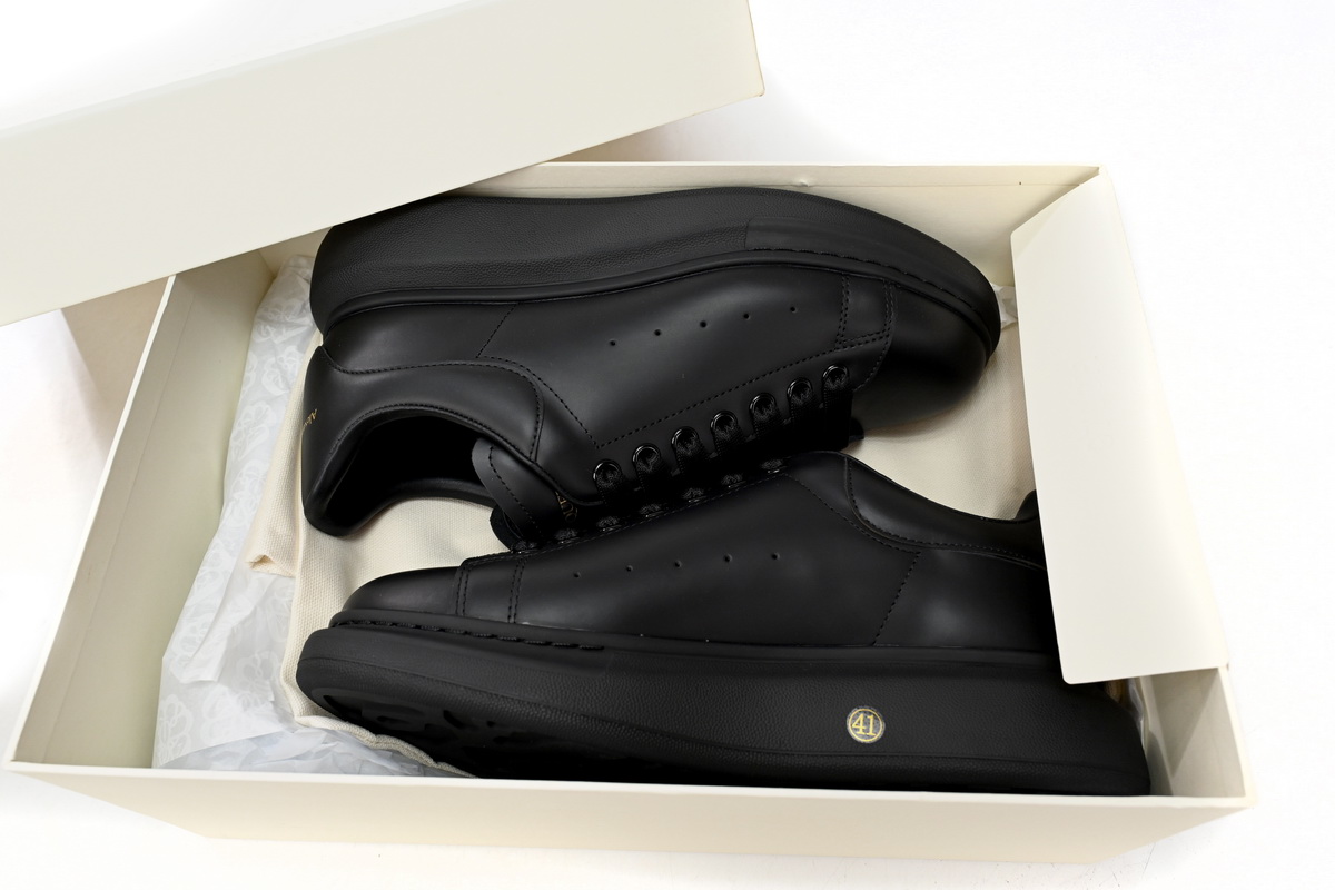 Alexander McQueen Oversized Black 553761WHGP01000