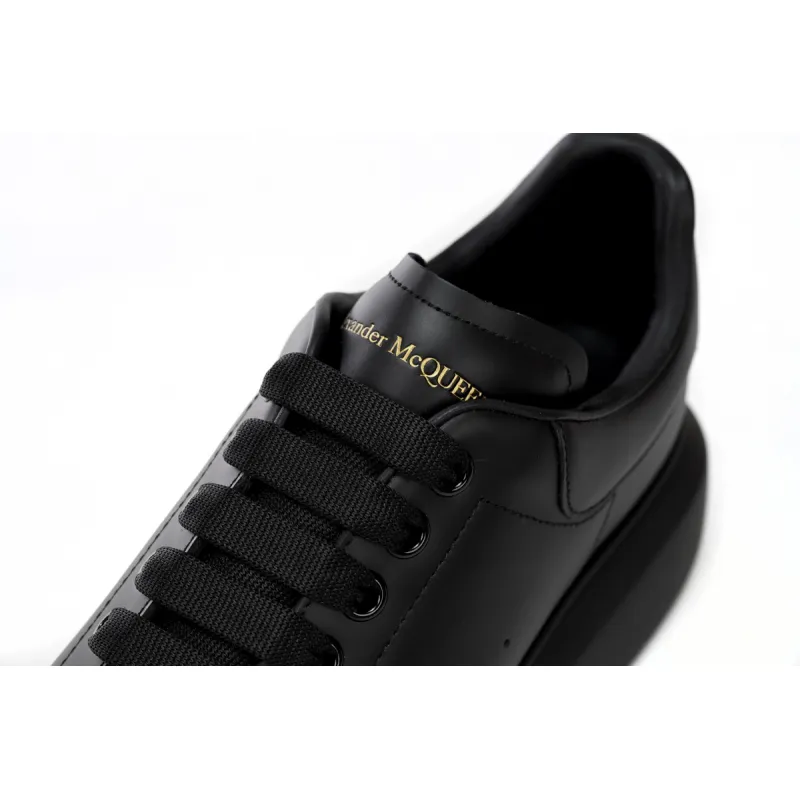 Alexander McQueen Oversized Black 553761WHGP01000