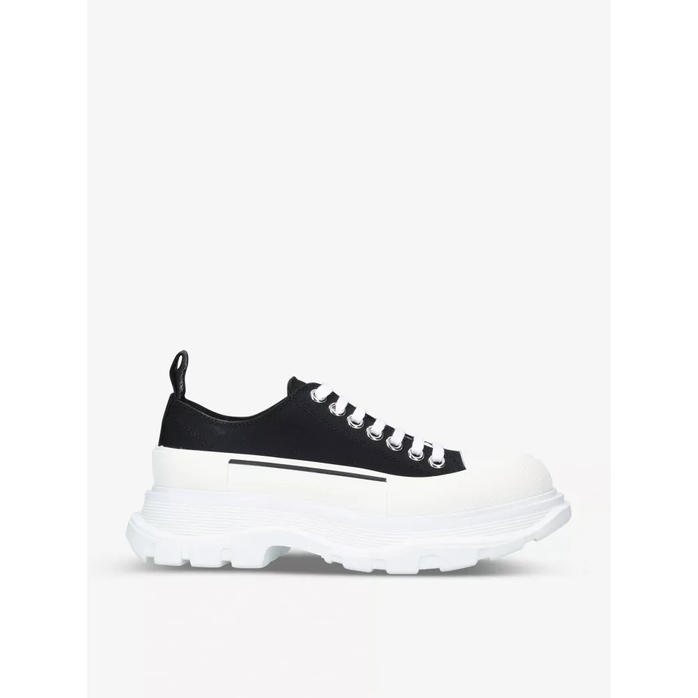 Alexander McQueen Tread Slick Low Lace Up Black White 604257 W4L32 1070