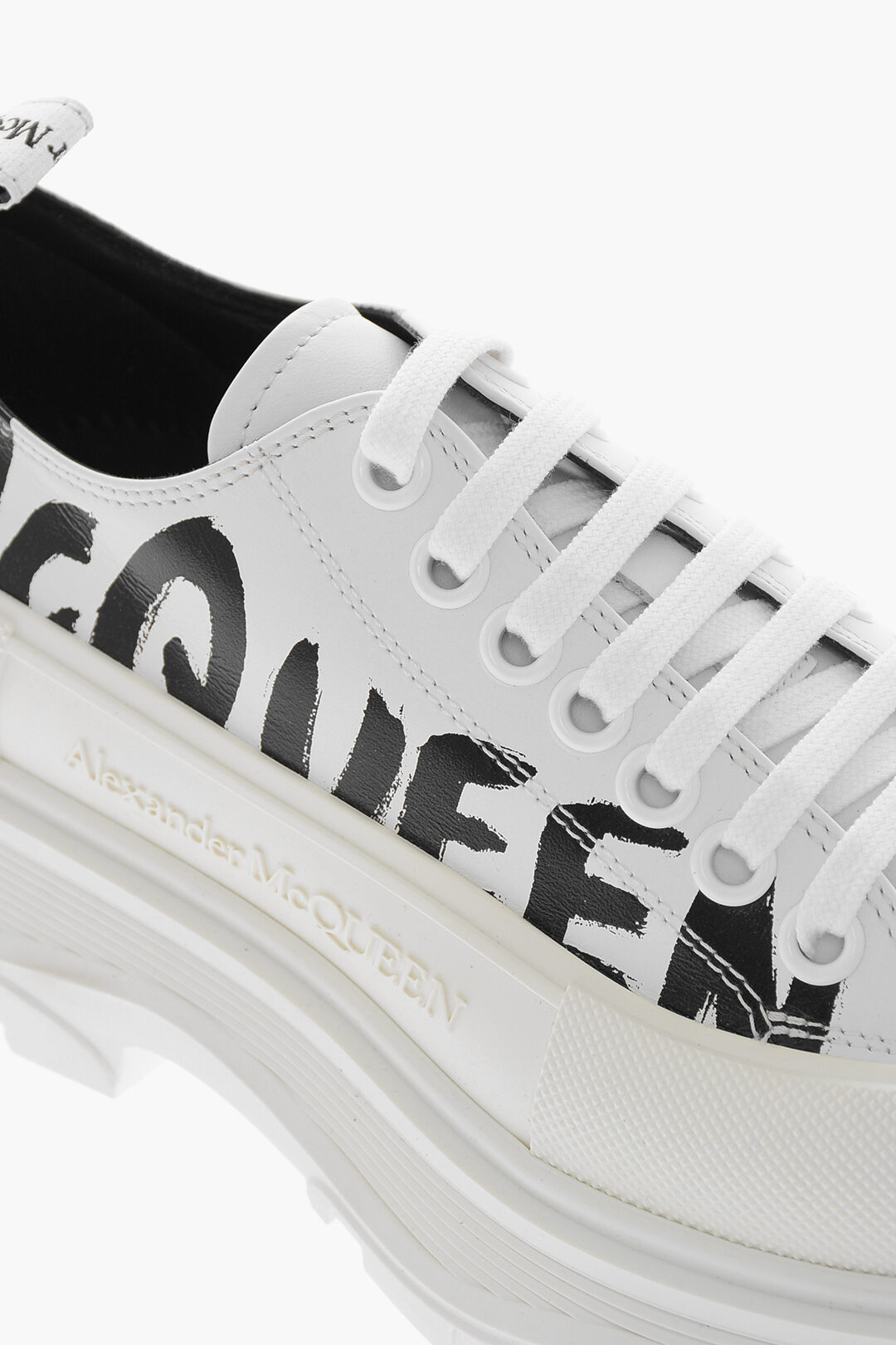 Alexander McQueen Tread Slick Low Lace Up Leather Graffiti White Black White 682423WIABD9488