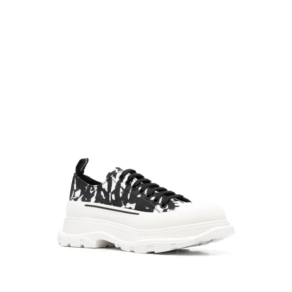 Alexander McQueen Tread Slick Low Lace Up White Black (Women's) 708093W4TG59356