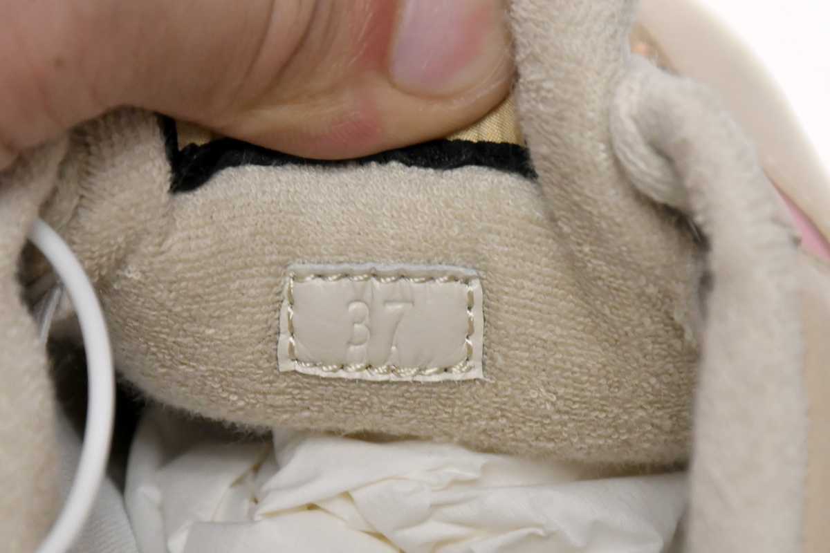  Gucci Screener GG White Brown Powder  577684 2C830 9150