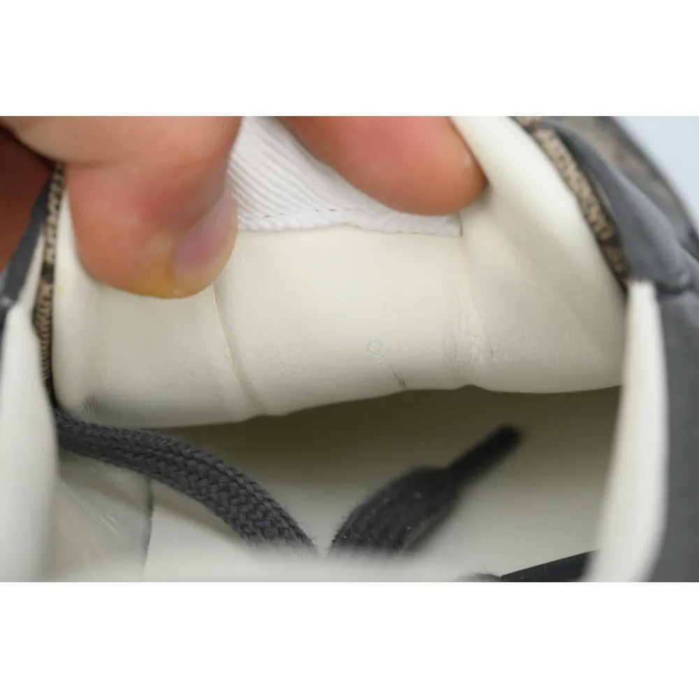 Gucci GG Embossed Gray