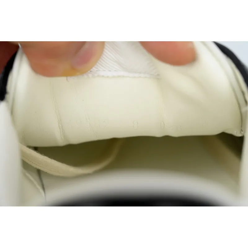 Gucci GG Embossed White Black Leather 669582 AAA4T 1068