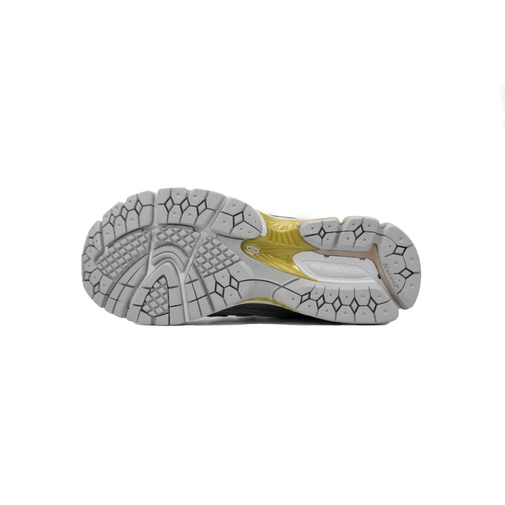 New Balance 1906R Kith White  M1906RKC