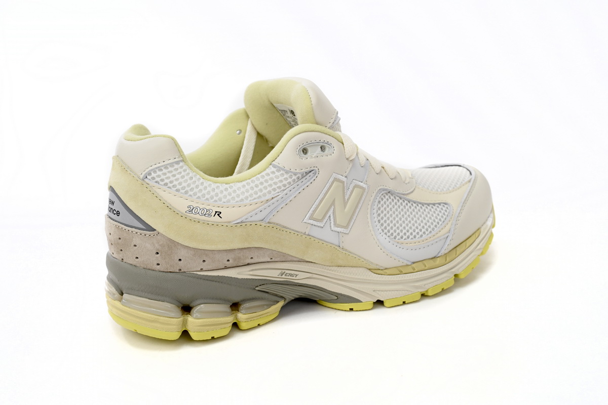 New Balance 2002R AURALEE White M2002RA1