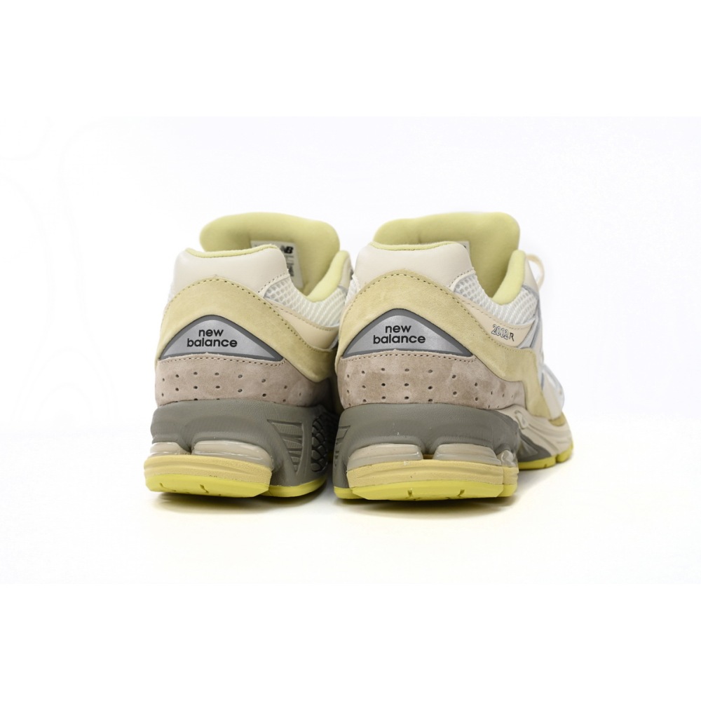 New Balance 2002R AURALEE White M2002RA1