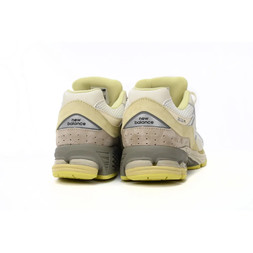 New Balance 2002R AURALEE White M2002RA1