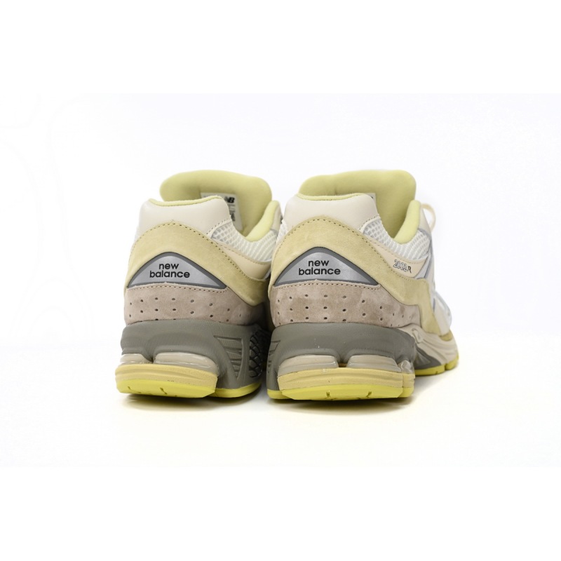 New Balance 2002R AURALEE White M2002RA1