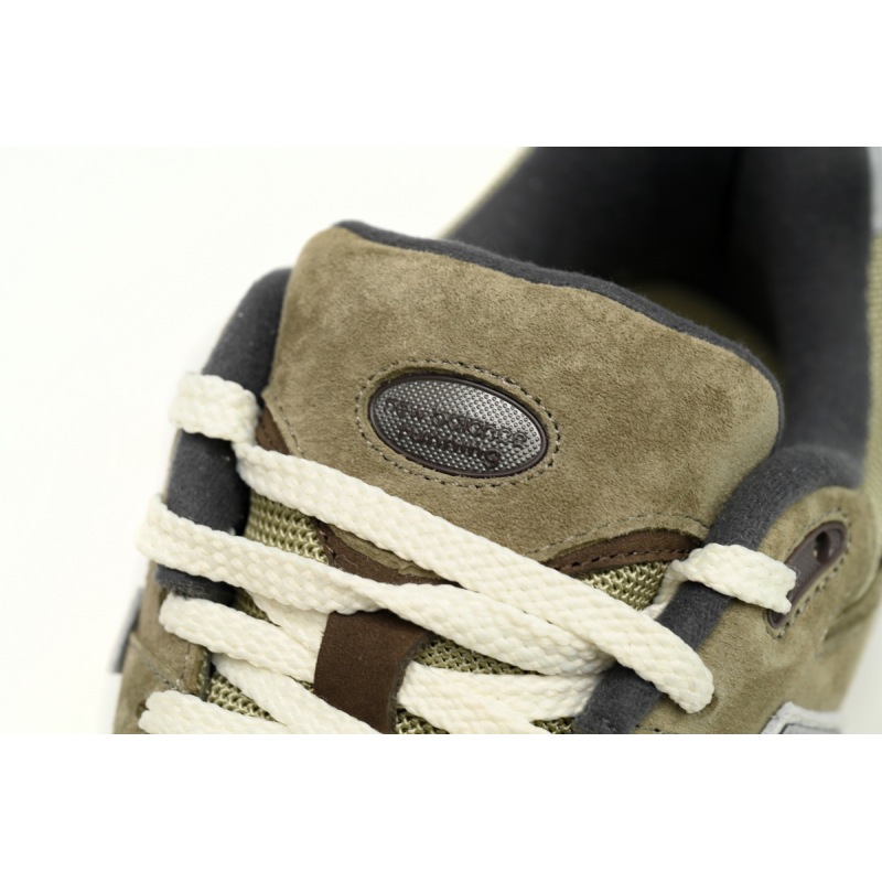 New Balance 2002R Olive Brown  M2002RHN