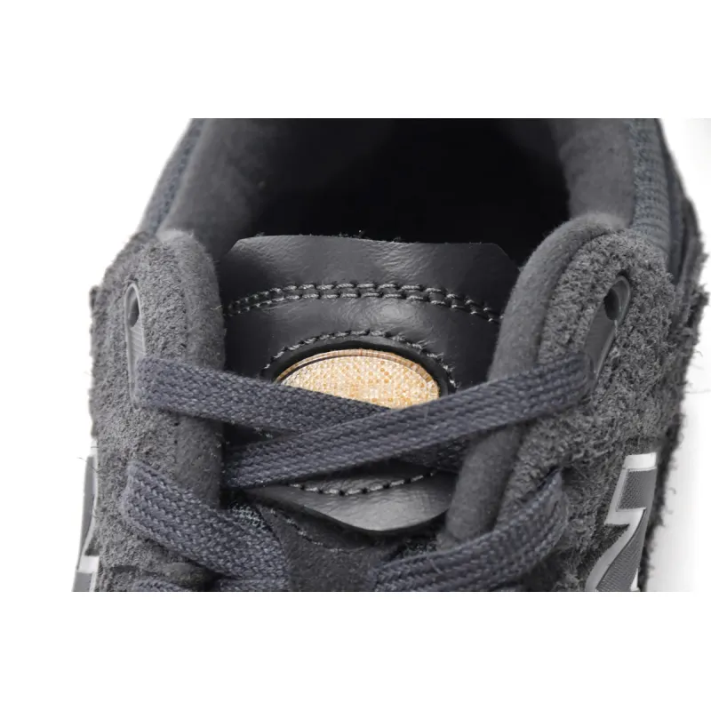 New Balance 2002R Protection Pack Phantom  M2002RDB