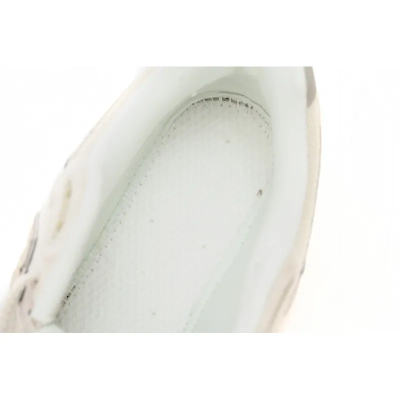 New Balance 2002R Shallow Cream  M2002RJN