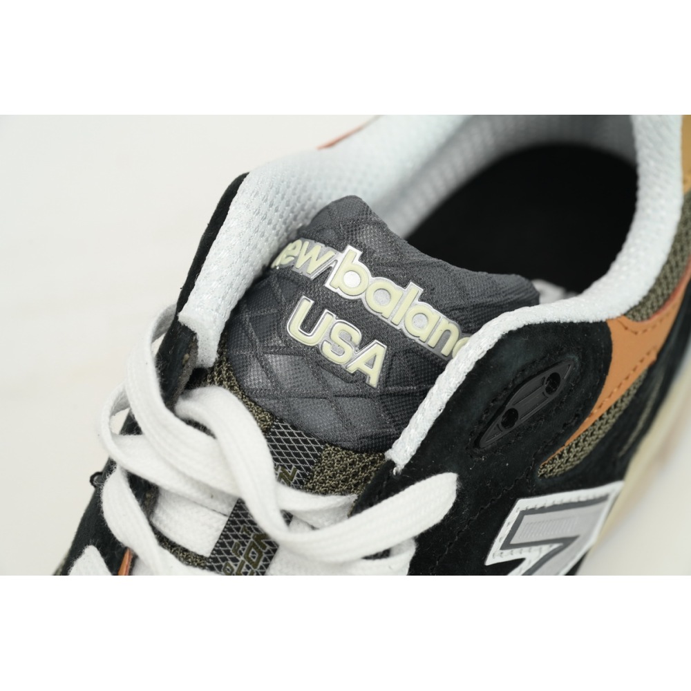 New Balance 990v3 MiUSA Black Tan  M990BB3