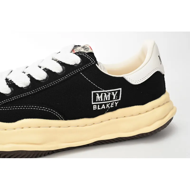Mihara Yasuhiro Black And White Characters A09FW732