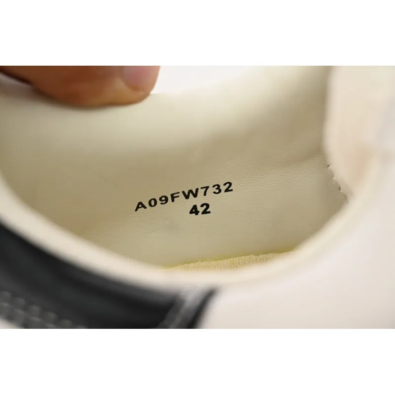 Mihara Yasuhiro White And White Yellow Black Background A09FW732