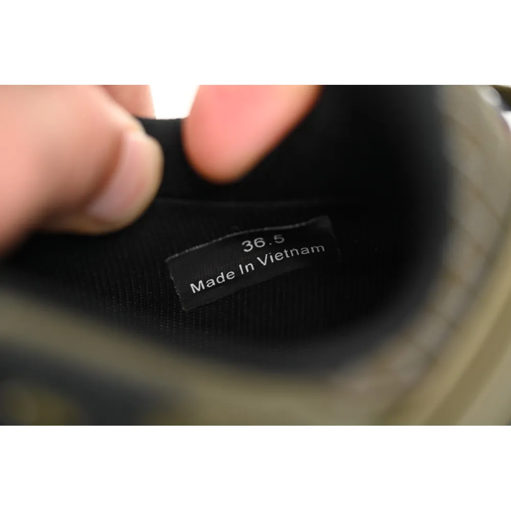 Moncler Trailgrip Army Green  I109A4 M00260 M2058
