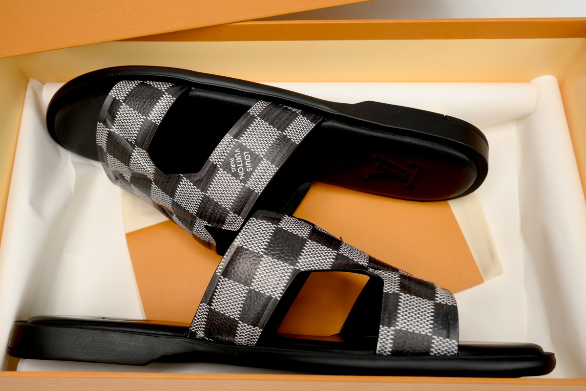  LOUIS VUITTON Oasis Black And White Checkerboard