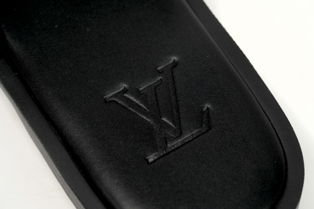  LOUIS VUITTON Oasis Black And White Checkerboard