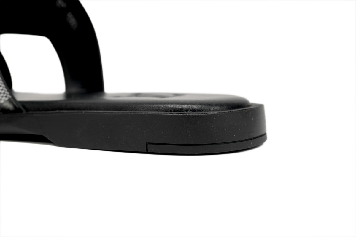  LOUIS VUITTON Oasis Black And White Checkerboard