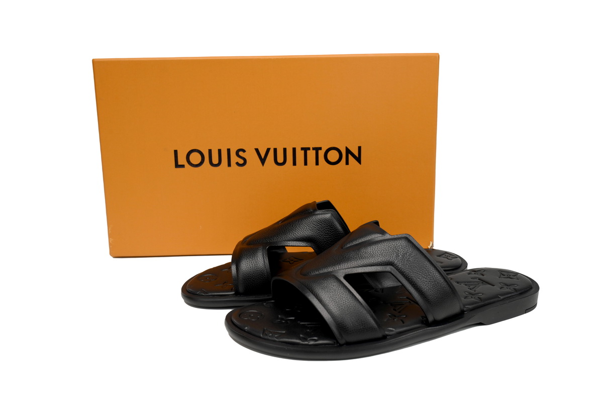 LOUIS VUITTON Oasis Black Embossing