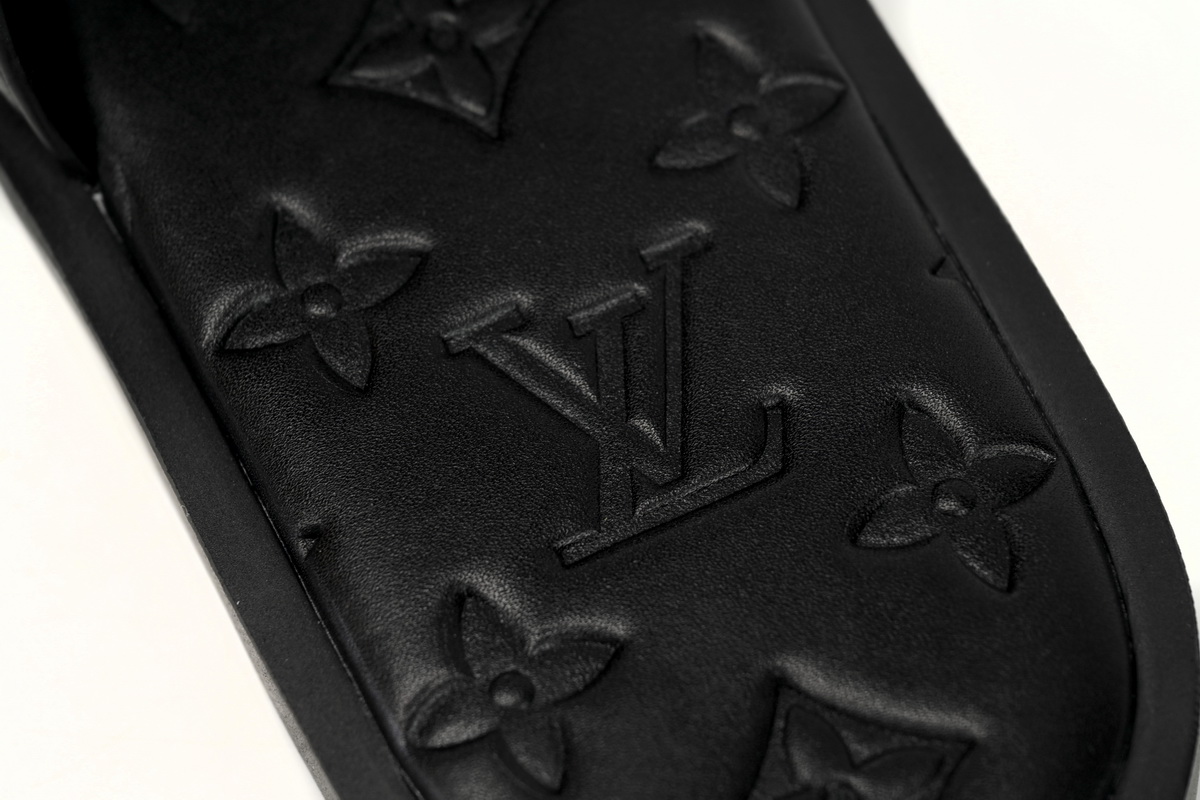 LOUIS VUITTON Oasis Black Embossing