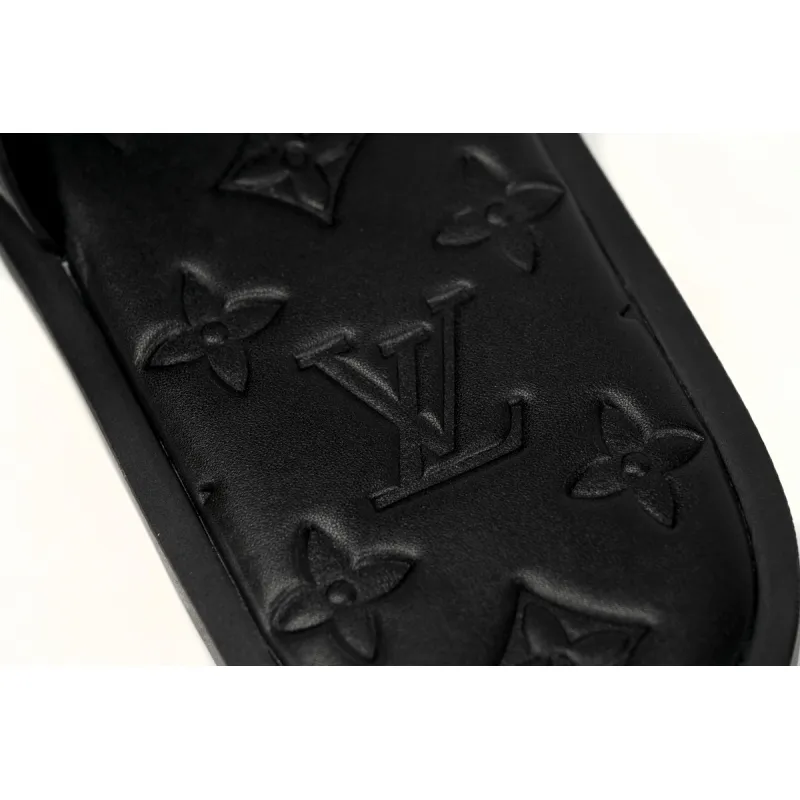  LOUIS VUITTON Oasis Black Embossing