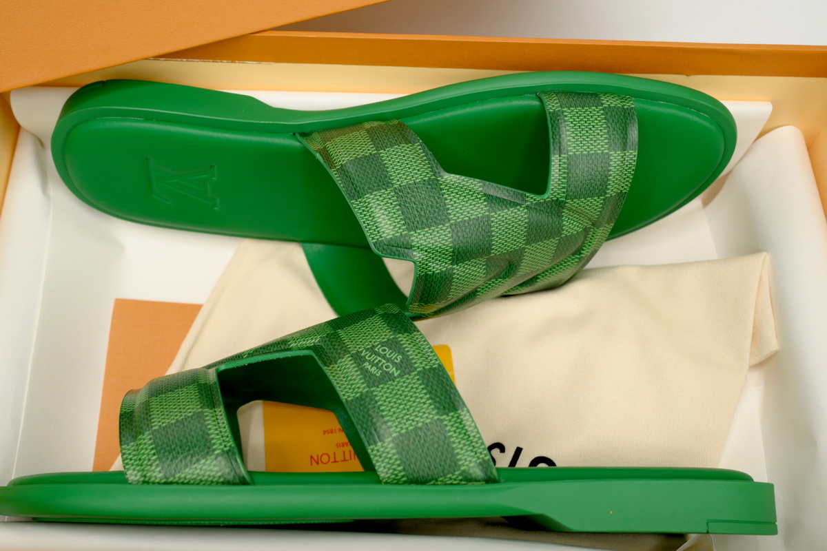  LOUIS VUITTON Oasis Green Grid