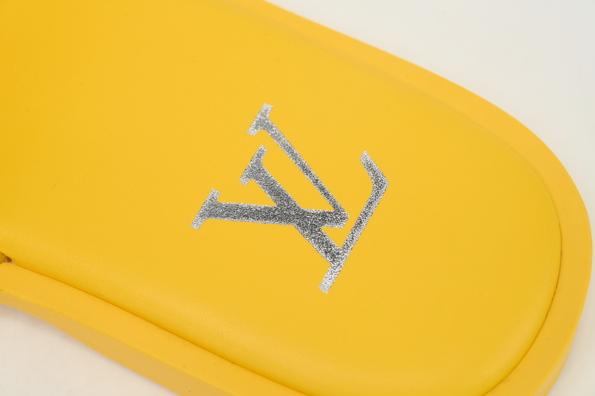  LOUIS VUITTON Oasis Yellow Embossing