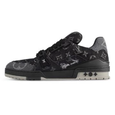  Louis Vuitton Trainer Black 01