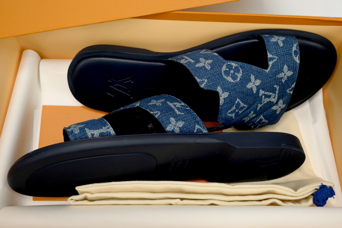 LOUIS VUITTON Oasis Blue Cloth