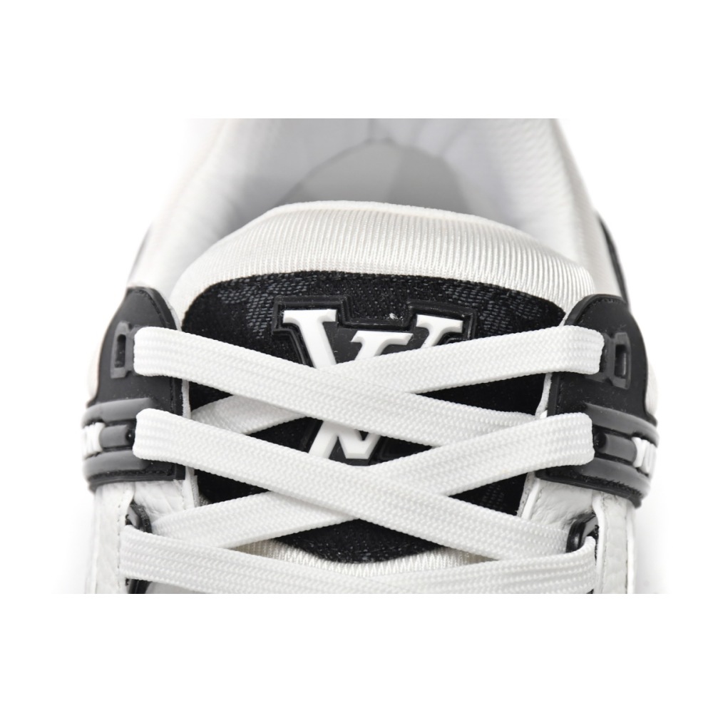 Louis Vuitton Trainer Black And White Cloth Cover VL1202