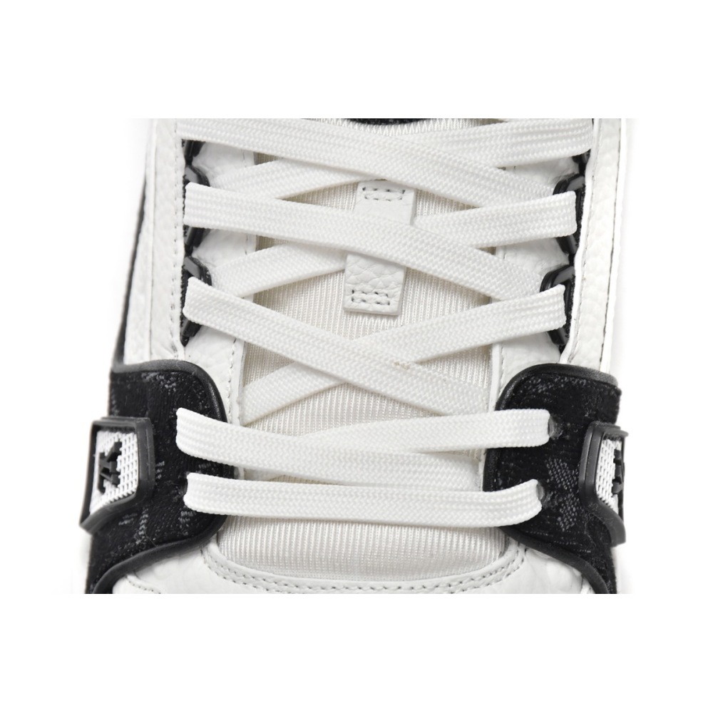 Louis Vuitton Trainer Black And White Cloth Cover VL1202