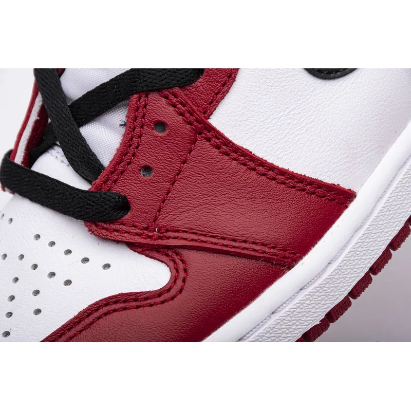 Air Jordan 1 Retro Chicago (2015) 555088-101
