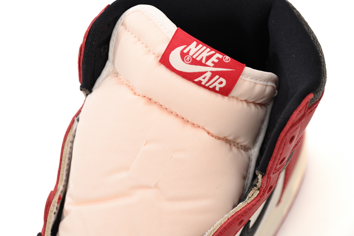 Air Jordan 1 Retro High OG Chicago Lost and Found DZ5485-612
