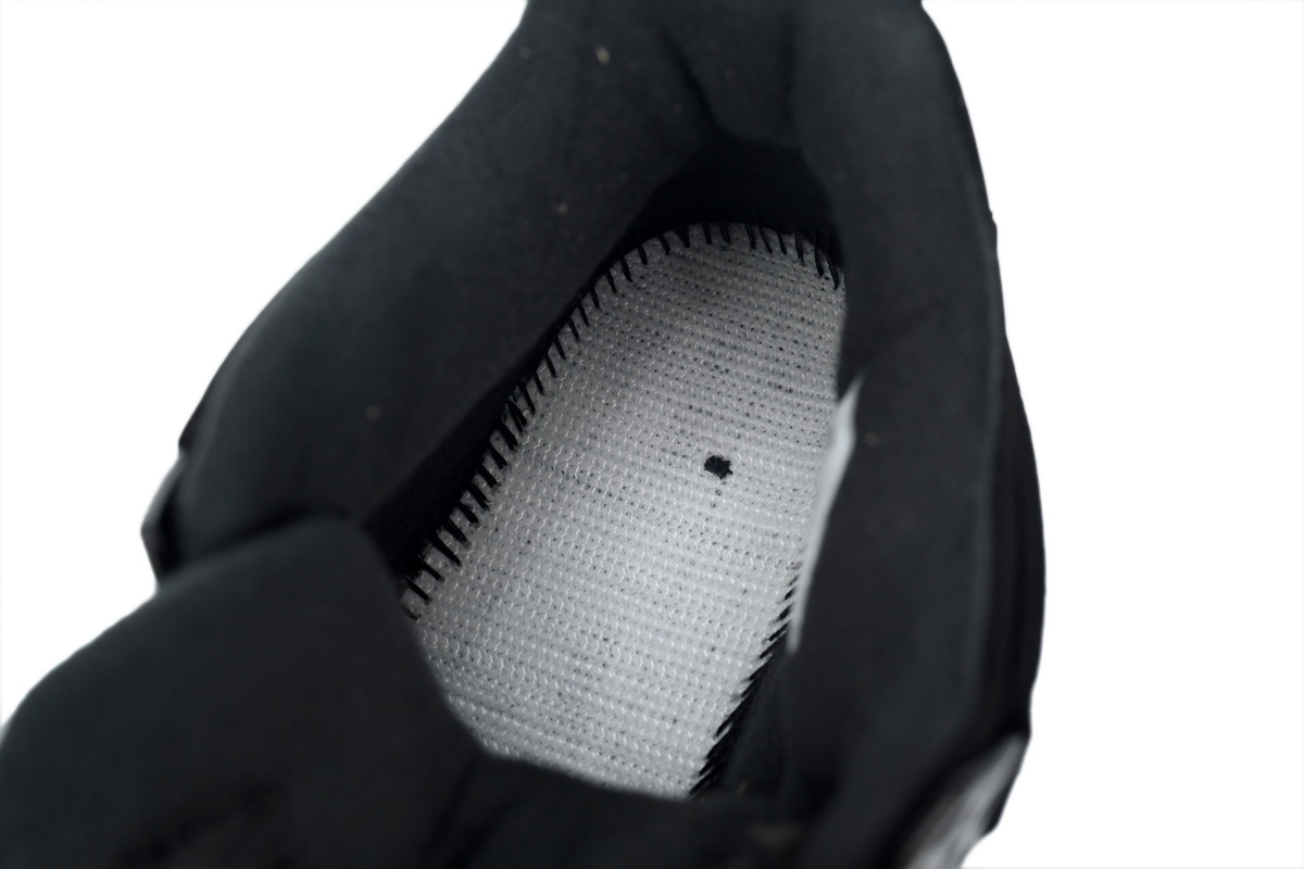 Air Jordan 4 Retro Black Cat (2020) CU1110-010